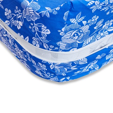 Funda de colchón azul con estampado floral | Deslan Internacional