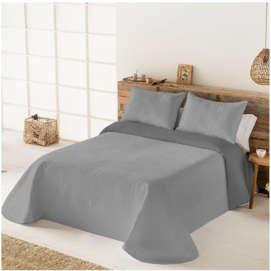 Colcha Reversible Modelo Quito - Gris | Microfibra Termosellada | Deslan Internacional